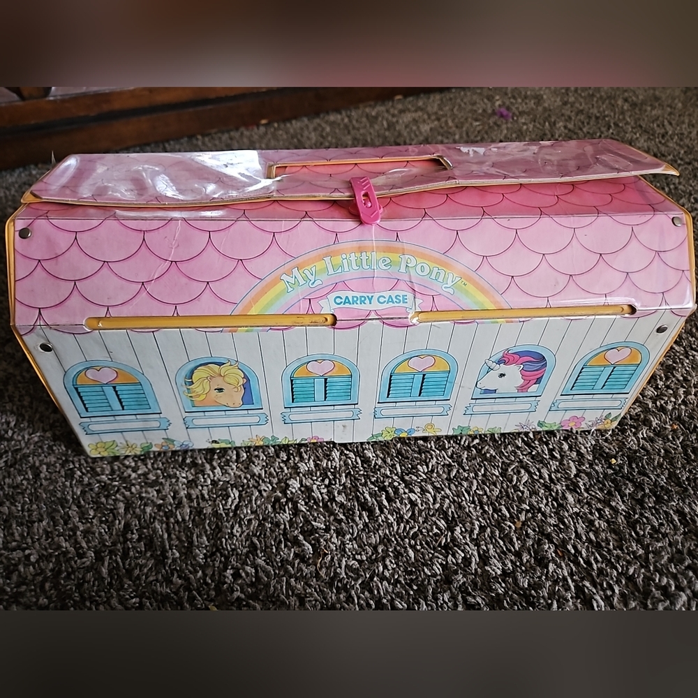 Vintage 1983 Hasbro My Little Pony 6 Stall Stable Carry Case w/7 Ponies